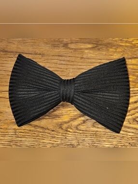 Classic Black Men's Bow Tie - Unbranded